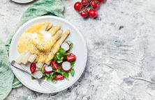 Asperges blanches à la mousseline