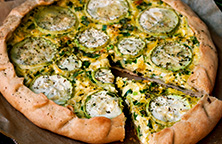 Tarte fine courgettes, chèvre & miel